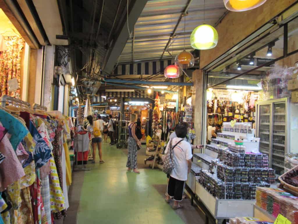 jj market shopping in Bangkok