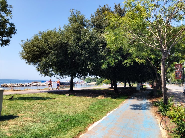 seaside near Suadiye
Kadikoy biking and walking paths